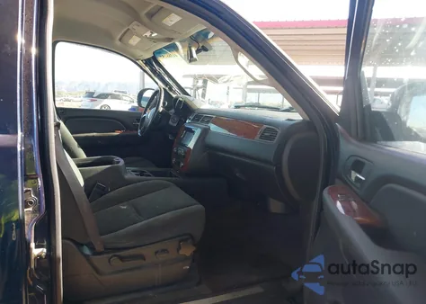 2008 Chevrolet Tahoe Lt из США, поврежденный, VIN 1GNFC13098R122857